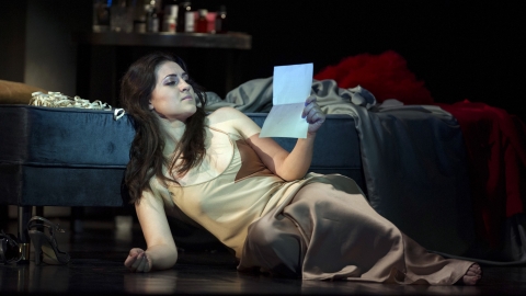 La Traviata photo Richard Hubert Smith